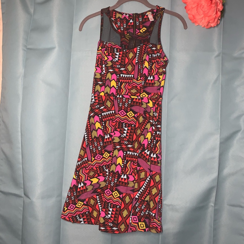 3/15🔥Aztec sheer neck dress